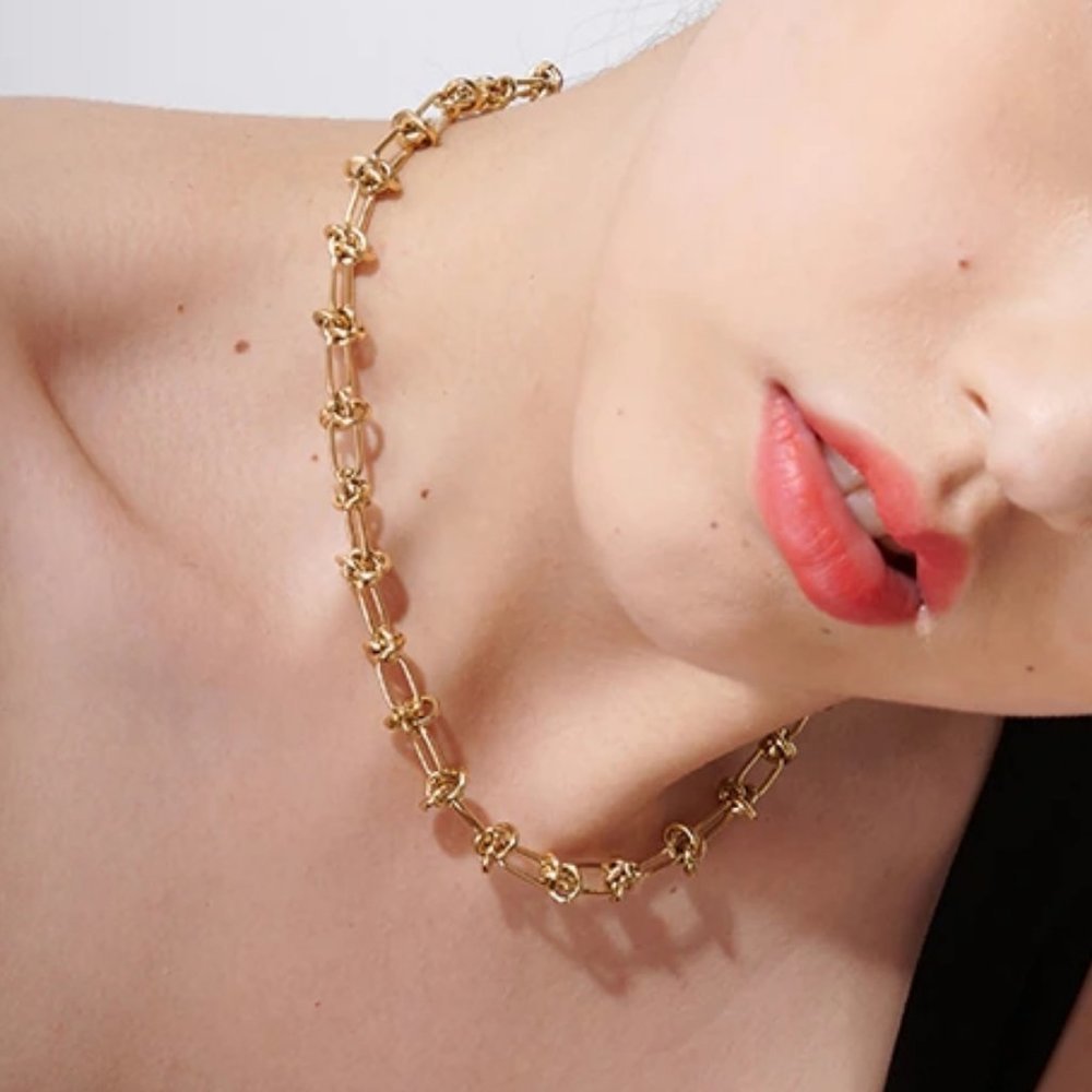 NEW 18K Gold Plated Knot Link Chain Necklace - Picture 5 of 9